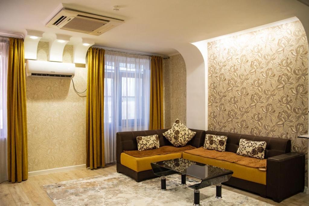 Hotel Zhibek Zholy Sjymkent Exteriör bild
