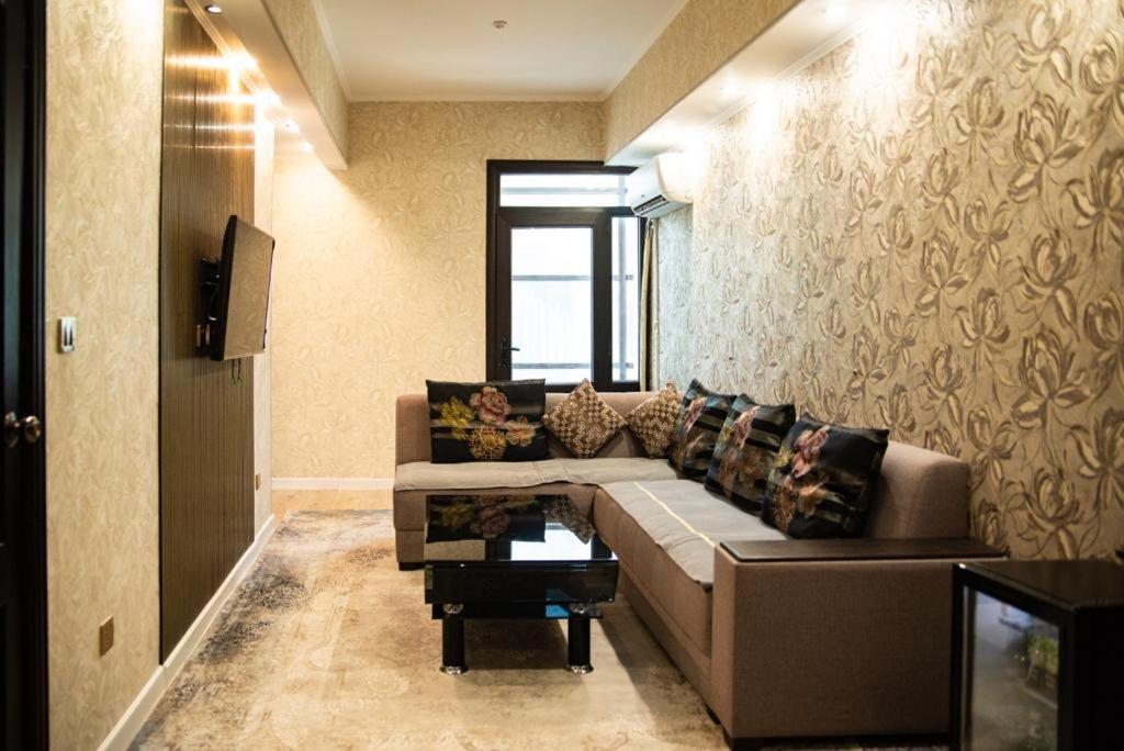 Hotel Zhibek Zholy Sjymkent Exteriör bild