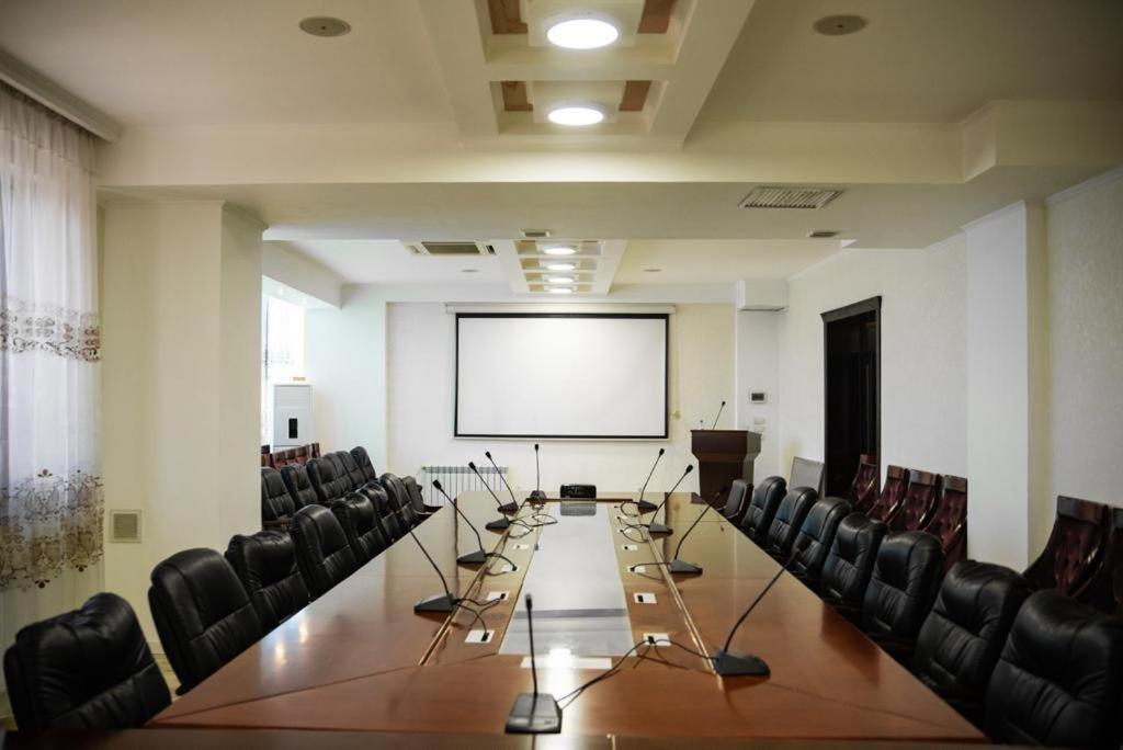 Hotel Zhibek Zholy Sjymkent Exteriör bild